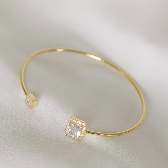 SoldOut11thStreet - Picture 4 of 8